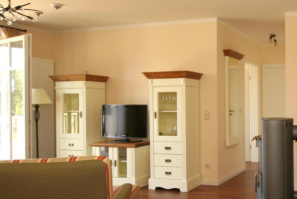 Aparthotel Saatmann Garni Ahrenshoop Rom bilde